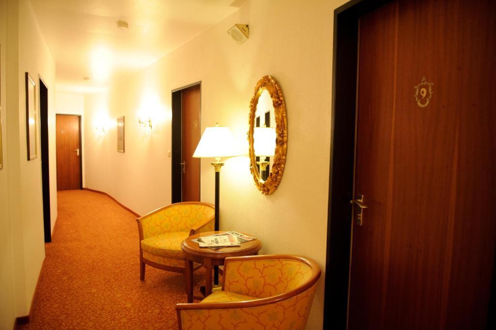 Hotel Silberhorn Erlangen Buitenkant foto